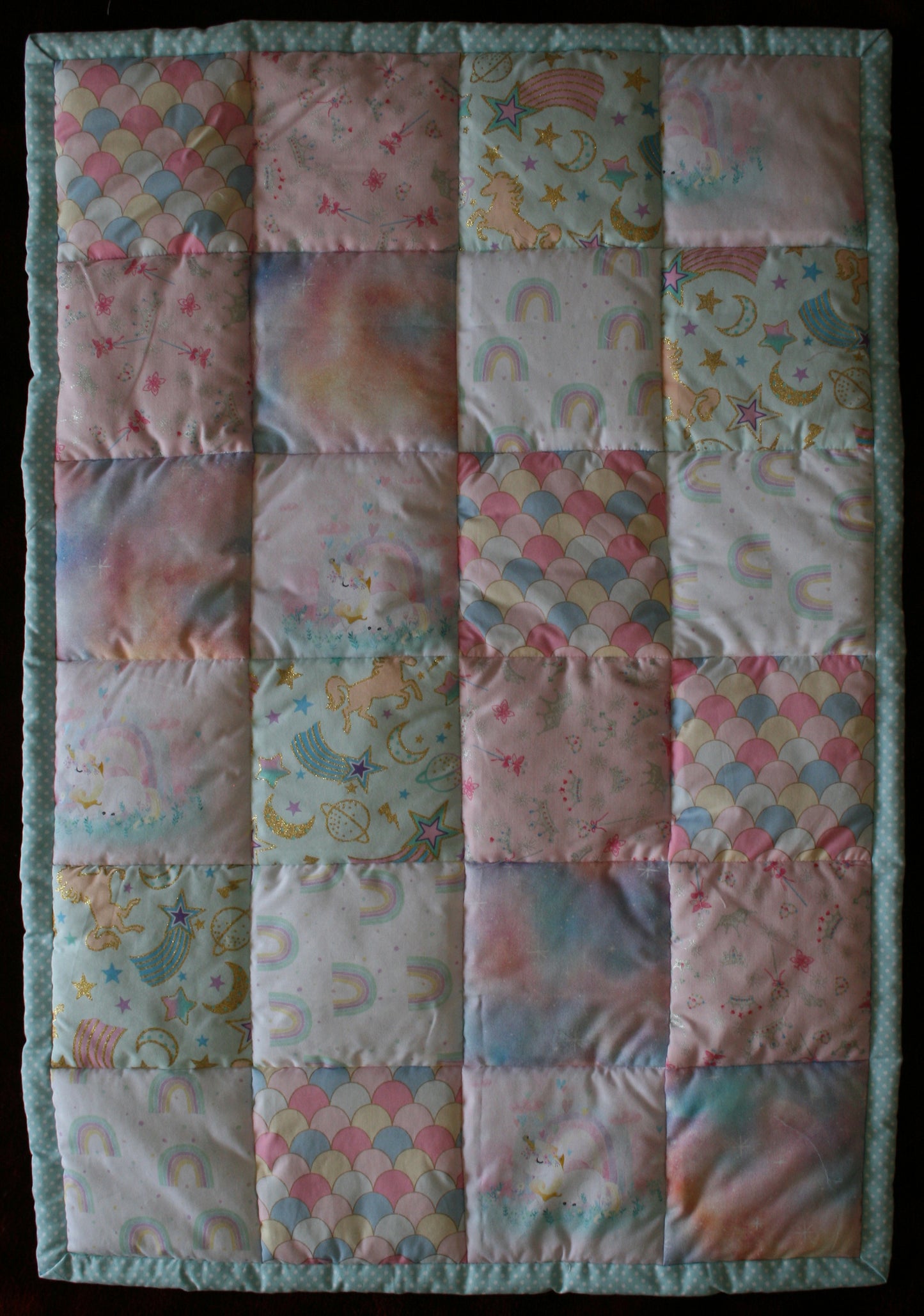 BASSINET QUILT 12 - Unicorns & Rainbows