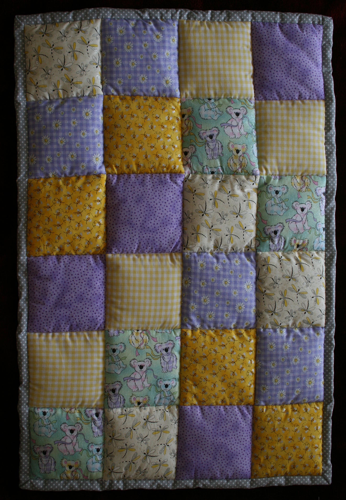 BASSINET QUILT 18 - Koala, Dragonflies & Bees