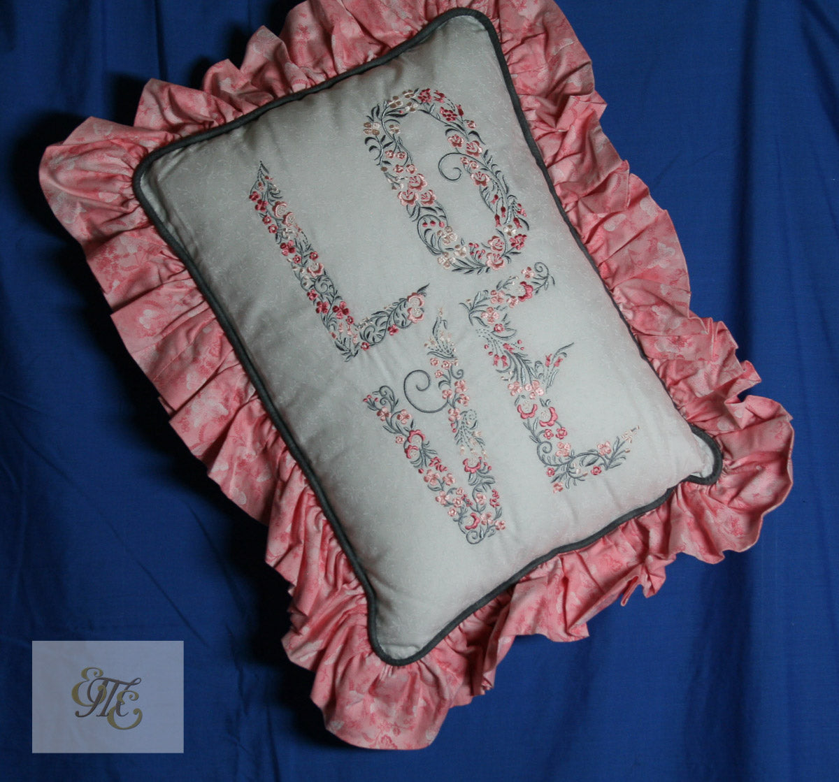 Pillow - LOVE Floral