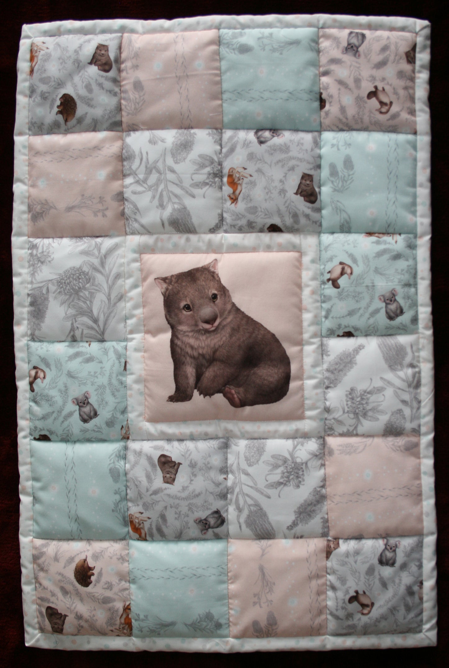 BASSINET QUILT - Australiana - Wombat 1