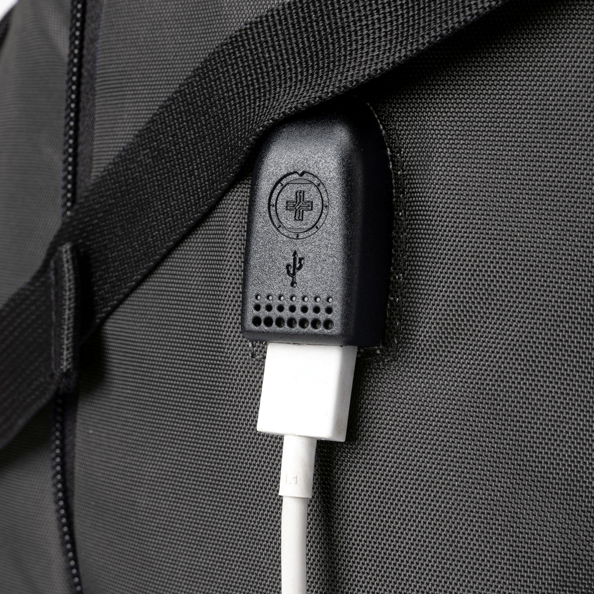 SD803 Swissdigital Vector Backpack | 22 LTR CAPACITY