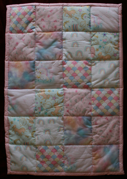 BASSINET QUILT 13 - Unicorns & Rainbows