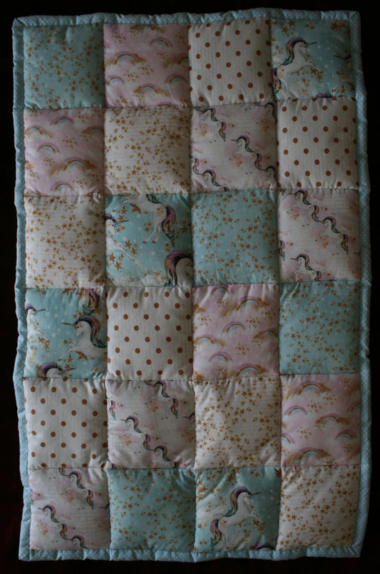 BASSINET QUILT 14 - Rainbow Unicorns
